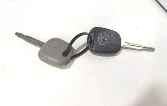 Toyota Avensis T250 Ignition key/card 736670A