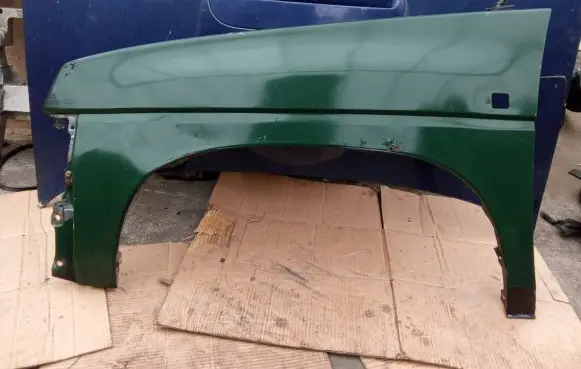 Nissan Terrano Fender