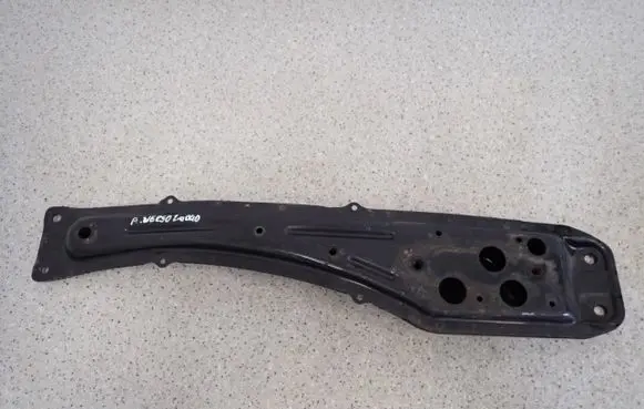 Toyota Avensis Verso Front bodywork piece 