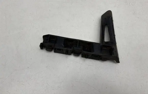 Front bumper mounting bracket
