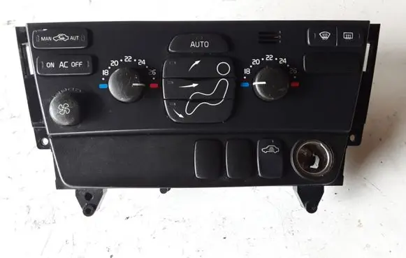 Volvo V70 Climate control unit 30782503
