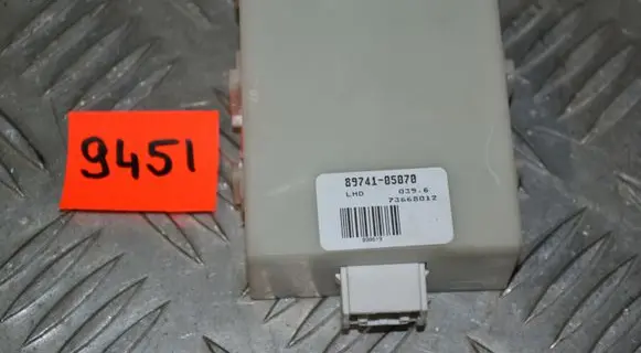 Toyota Avensis T250 Door control unit/module 8974105070