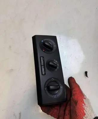 Skoda Fabia Mk2 (5J) Climate control unit 5J0820045C