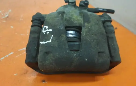 Fiat Punto (199) Front brake caliper