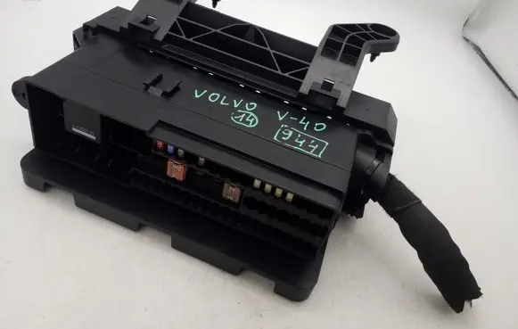 Volvo V40 Fuse module 30659176 AV6T14K131AC