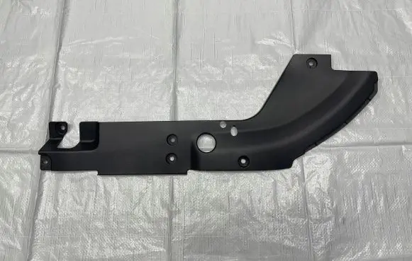 Engine bonnet/hood lock trim molding