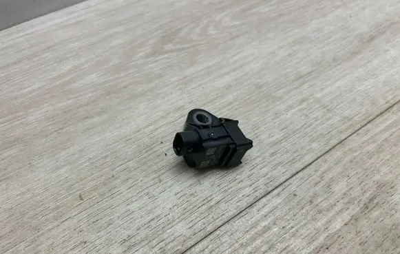 Porsche Cayenne (9Y0 9Y3) Airbag deployment crash/impact sensor 4N0959651D 933082