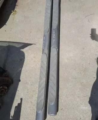 Nissan Navara D40 Sill