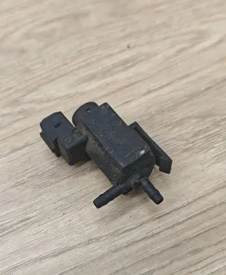 Volvo XC90 Turbo solenoid valve 30611568 72224010 05T340