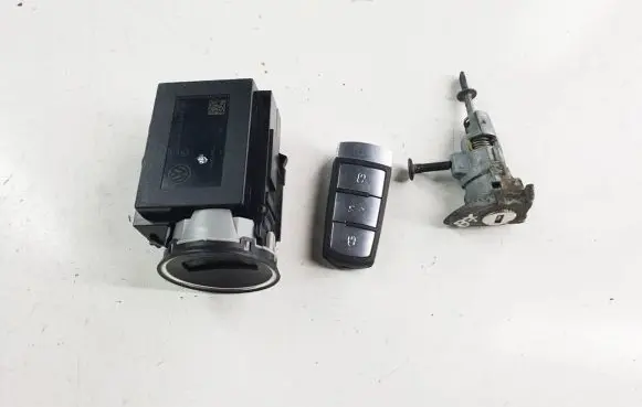 Volkswagen PASSAT B7 Ignition lock 3C0905843AA 33303701 11602702719618