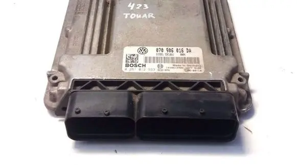 Volkswagen Touareg I Engine control unit/module 0281012933
