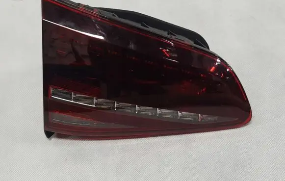 Tailgate rear/tail lights