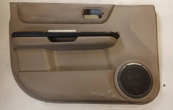 Nissan X-Trail T30 Front door card panel trim 809018H300