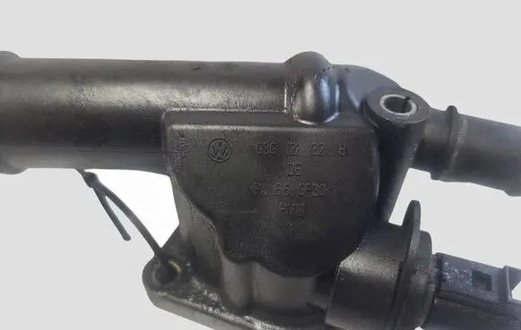 Volkswagen Golf V Thermostat/thermostat housing 03G121132B