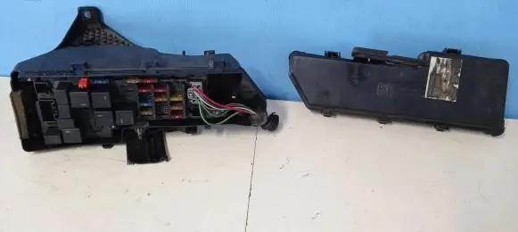 Volvo S80 Fuse box set 9494210 9494211