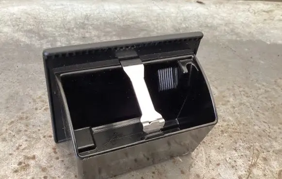 Mercedes-Benz C W203 Car ashtray 2038100330 E040514101 2098100130