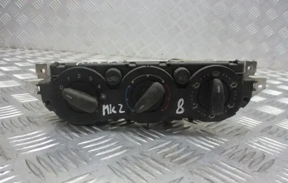 Ford Focus Interior fan control switch 7M5T-19980-BB