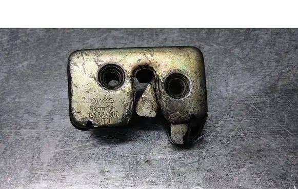 Volkswagen Polo II 86C 2F Tailgate/trunk/boot lock/catch/latch 191827505
