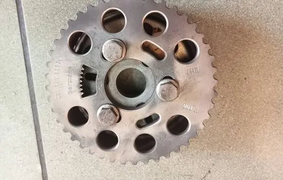 Volkswagen PASSAT B6 Camshaft pulley/ VANOS 038109111E