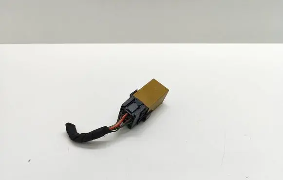BMW 5 E60 E61 Window wiper relay 8384505 61368384505