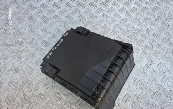 Skoda Octavia Mk2 (1Z) Fuse box cover 1K0937132F