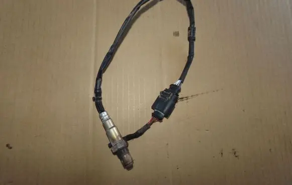 Volkswagen Jetta VI Lambda probe sensor 06G906262J