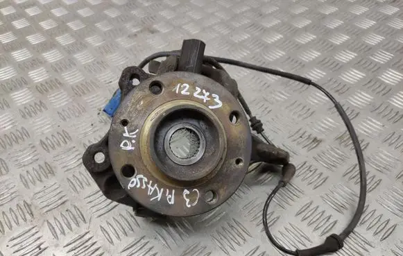 Citroen C3 Picasso Front wheel hub