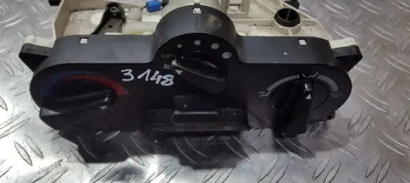 Mitsubishi Carisma Climate control unit