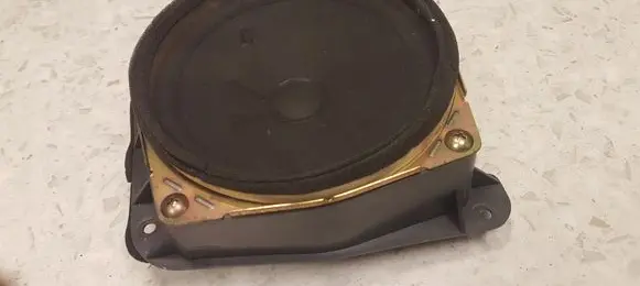 Mitsubishi Pajero Sport I Rear door speaker MR142013 220826
