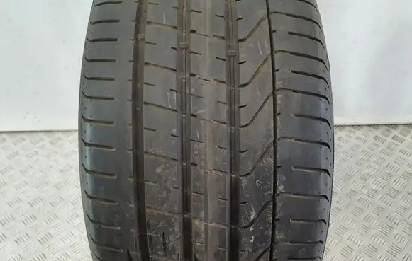 Volvo XC90 R22 summer tire 31530R22