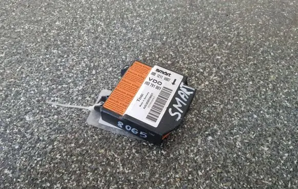 Smart ForTwo I Airbag control unit/module 0001211V007