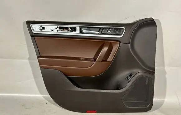 Volkswagen Touareg II Front door card panel trim 7P1867011