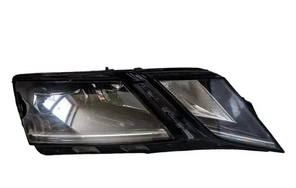 Skoda Octavia Mk4 Headlight/headlamp 5E1941018F 145100023806 LE15A6369