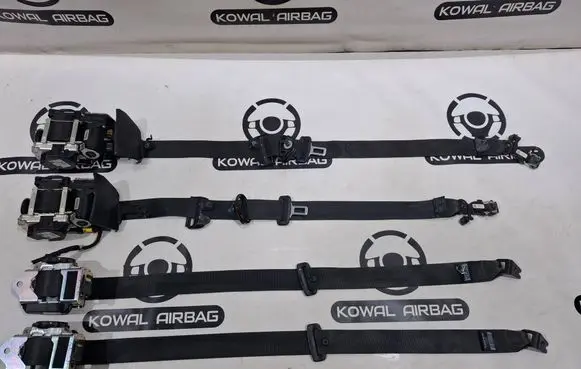 Volvo XC60 Set of seat belts P032239363 P032236367 32239367