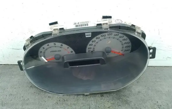 Toyota Yaris Speedometer (instrument cluster) 
