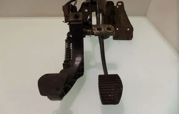 Peugeot 307 Pedal assembly 10381214R 10307212