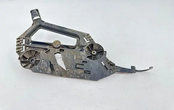 Skoda Octavia Mk2 (1Z) Headlight/headlamp mounting bracket 1Z0941340
