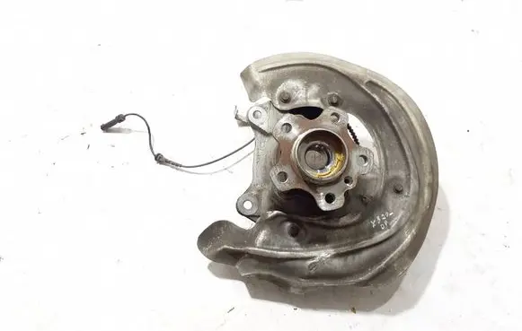 BMW X3 G01 Front wheel hub 6882600