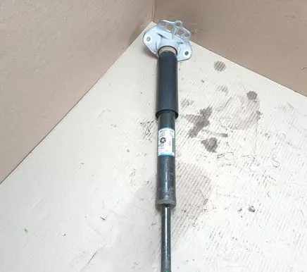 Jeep Cherokee Rear shock absorber/damper 68373946AB