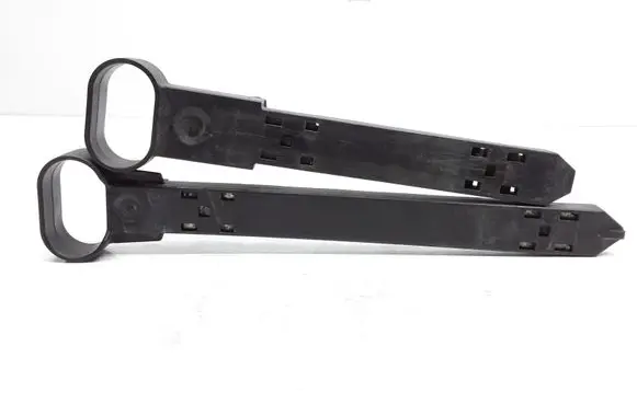 Headlight/headlamp mounting bracket