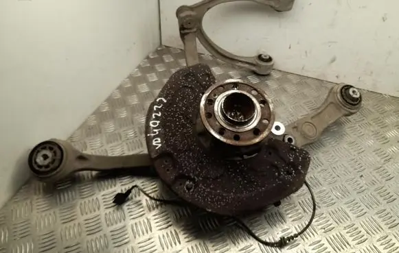 Mercedes-Benz E W238 Front wheel hub 