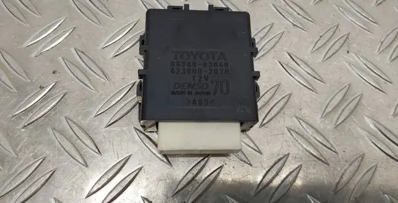 Toyota Auris E180 Window wiper relay 8594002060 4230002070
