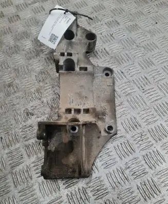 Ford Galaxy Bracket in trunk/boot 