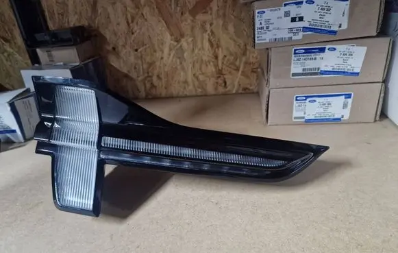 Ford Mach-E I Tailgate rear/tail lights LJ8B13A603AD 066939 00222158070000