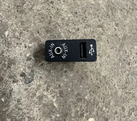 BMW 5 F10 F11 USB socket connector 9237653