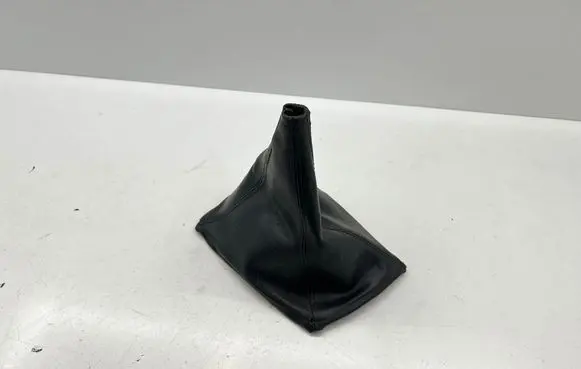 Toyota Hilux (AN10, AN20, AN30) Gear lever shifter trim leather/knob
