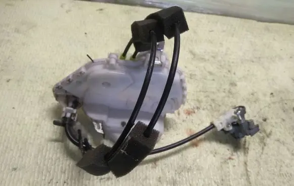 Honda Accord Front door lock