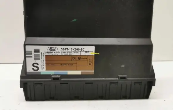 Ford Mondeo Mk III Comfort/convenience module 3S7T15K600SC