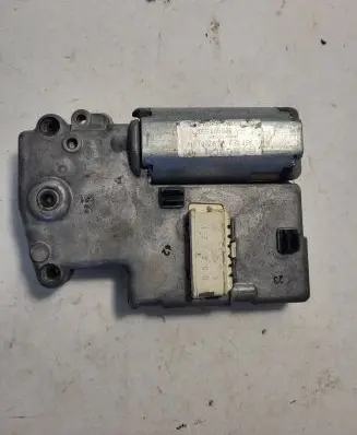 Volkswagen Golf III Sunroof motor/actuator 800696560 9103068