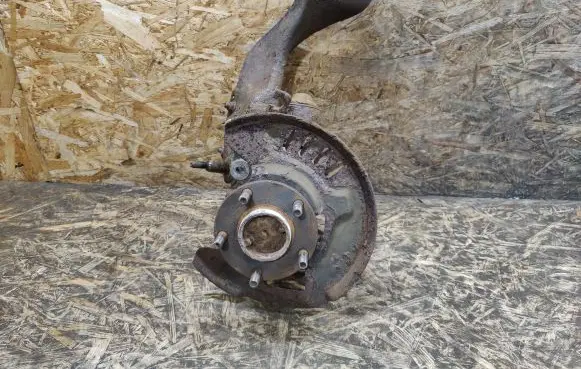 Nissan 240ZX, 280ZX, 300ZX Front wheel hub spindle knuckle
